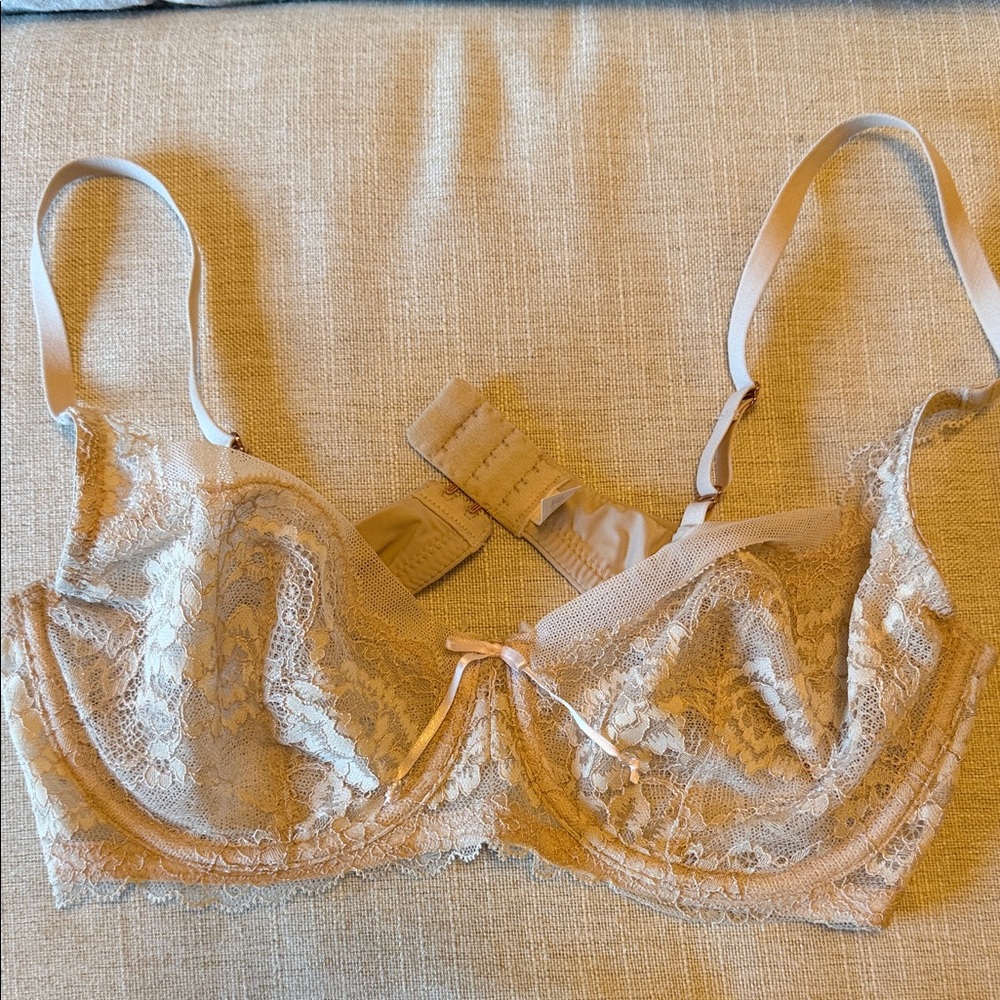 Skarlett Blue Lace Underwire Bra - Cream